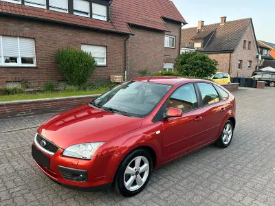 Gebraucht Ford Focus 145 PS (106 kW) 2006 Orange Limousine
