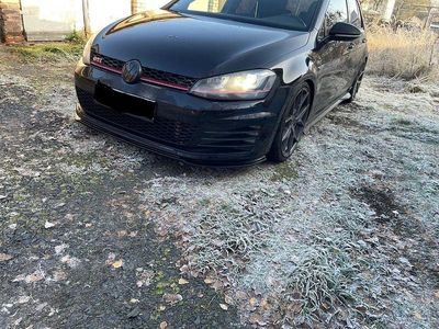 Schwarz Gebraucht 2014 VW Golf VII GTI Limousine | 16.000 €