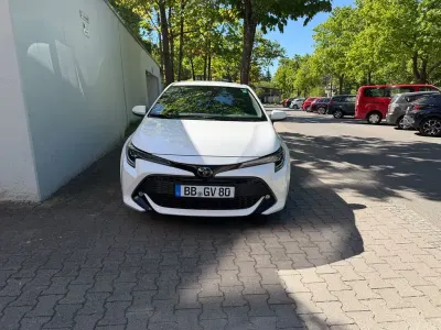 Begagnad Toyota Corolla Team 116 HK (85 kW) 2020 Vit Sedan