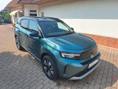 Neu Opel Frontera Ultimate 136 PS (100 kW) 2026 Grün SUV
