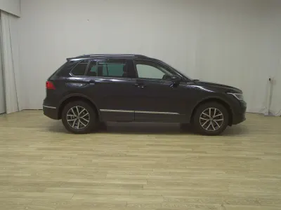 Gebraucht VW Tiguan Life 150 PS (110 kW) 2022 Schwarz SUV