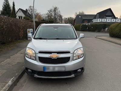 Gebraucht Chevrolet Orlando 163 PS (119 kW) 2014 Silber Van / Kleinbus