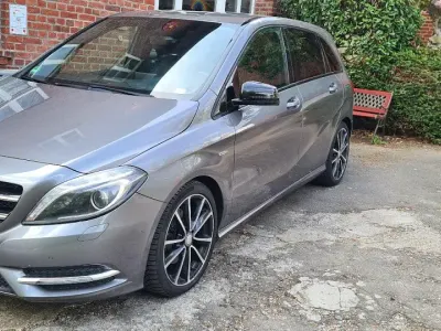 Second-hand Mercedes B180 Night 109 CP (80 kW) 2013 Gri Monovolum