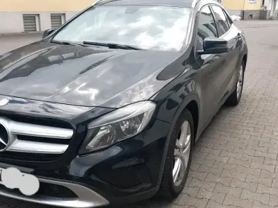 Gebraucht Mercedes GLA180 110 PS (80 kW) 2015 Schwarz SUV