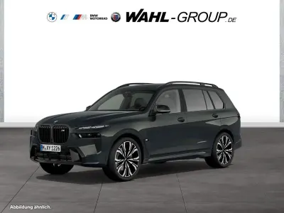 Neu BMW X7 M Sport 530 PS (389 kW) 2026 Grau SUV