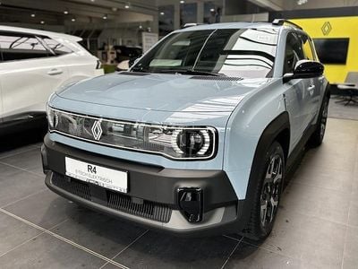 Begagnad Renault 4 E-Tech Komfort 110 kW (150 HK) 2025 Blå SUV