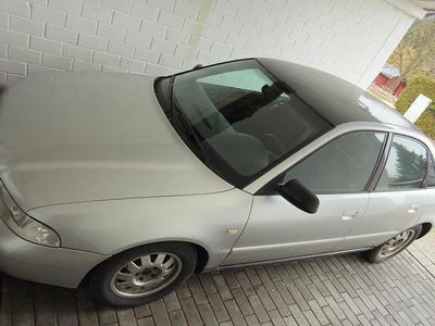 Gebraucht Audi A4 125 PS (91 kW) 2000 Silber Limousine