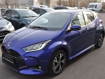 Neu Toyota Yaris Hybrid Comfort 92 PS (67 kW) 2025 Juniper blue Kleinwagen