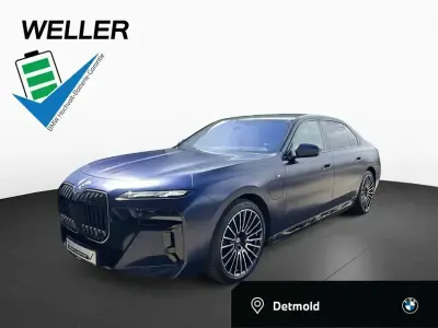 Gebraucht BMW 750e M Sport 489 PS (359 kW) 2024 Alpinweiß (weiß) Limousine