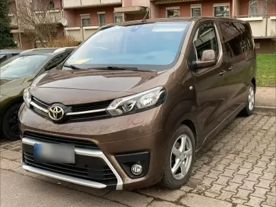 Usata Toyota Proace Verso Team 177 CV (130 kW) 2018 Marrone Station wagon
