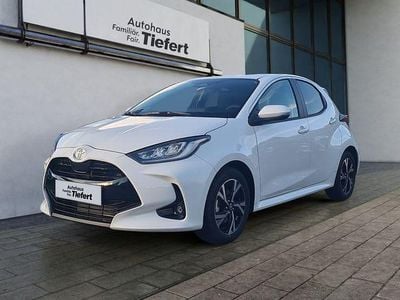 Ny Toyota Yaris Hybrid 116 HK (85 kW) 2025 Vit Halvkombi