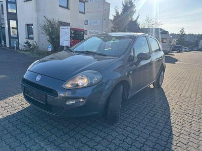 Grau Gebraucht 2012 Fiat Punto Limousine | 2.399 € (Guter Preis)