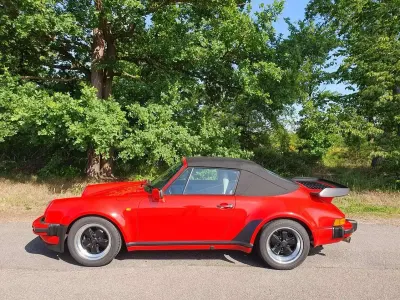 Gebraucht Porsche 911 Turbo 300 PS (220 kW) 1987 Rot Cabrio