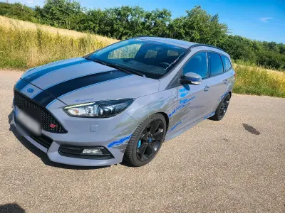 Gebraucht Ford Focus ST 250 PS (183 kW) 2016 Grau Kombi