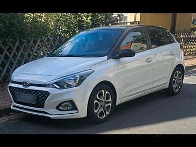 Second-hand Hyundai i20 Active 85 CP (62 kW) 2020 Alb Hatchback