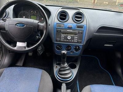 Gebraucht Ford Fiesta 69 PS (50 kW) 2007 Grau Kleinwagen