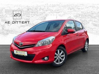 Usado Toyota Yaris Edition 69 HP (50 kW) 2014 Vermelho Citadino