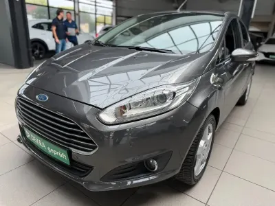 Gebraucht Ford Fiesta Titanium 125 PS (91 kW) 2015 Grau Kleinwagen