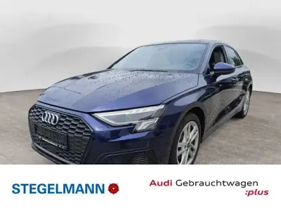 Gebraucht Audi A3 Ambiente 150 PS (110 kW) 2021 Navarrablau metallic Limousine