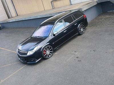 Second-hand Opel Vectra 230 CP (169 kW) 2006 Negru Break