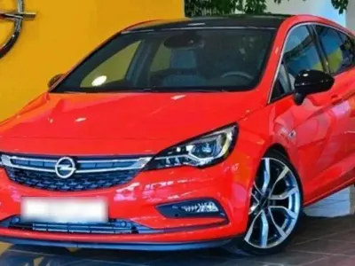 Gebraucht Opel Astra Exklusiv 136 PS (100 kW) 2015 Rot Limousine