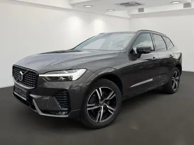 Käytetty Volvo XC60 R-Design 235 HP (172 kW) 2022 Harmaa Katumaasturi