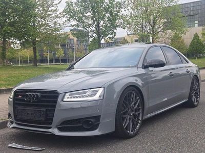 Second-hand Audi S8 plus Sport 605 CP (444 kW) 2015 Gri Berlinǎ