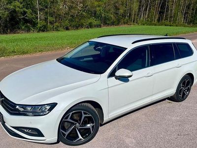 Usata VW Passat Elegance 190 CV (139 kW) 2020 Bianco Station wagon