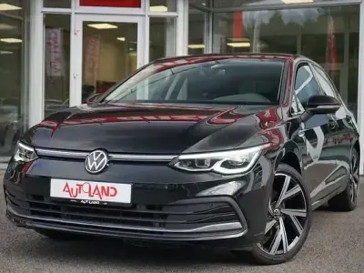 Gebraucht VW Golf VIII Style 131 PS (96 kW) 2024 Schwarz Limousine