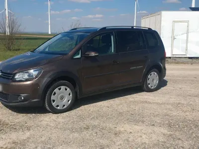 Używany VW Touran Cross 177 KM (130 kW) 2014 Brązowy Minivan