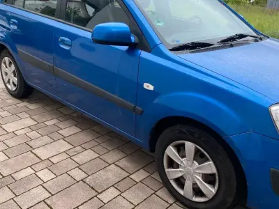 Gebraucht Kia Rio 112 PS (82 kW) 2005 Blau Limousine