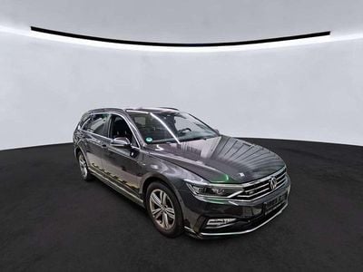 Mangangrau metallic (metallic) Gebraucht 2022 VW Passat R-line Kombi | 24.900 € (Etwas zu teuer)