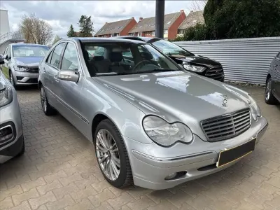 Gebraucht Mercedes C180 143 PS (105 kW) 2003 Silber Limousine