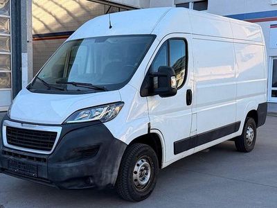 Gebraucht Peugeot Boxer 131 PS (96 kW) 2019 Weiß Van
