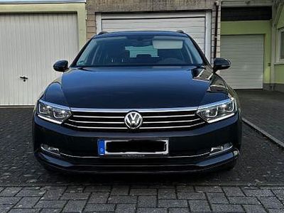 Gebraucht VW Passat Comfortline 150 PS (110 kW) 2018 Grau Kombi