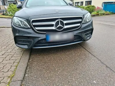 Gebraucht Mercedes E220 AMG 194 PS (142 kW) 2016 Schwarz Limousine