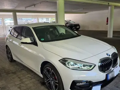 Gebraucht BMW 118 Sport Line 136 PS (100 kW) 2021 Weiß Kleinwagen