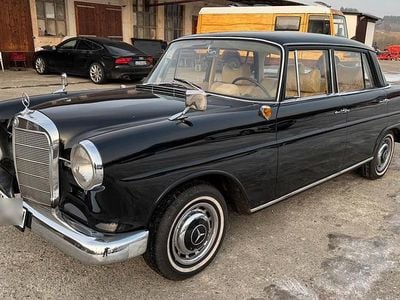 Schwarz Gebraucht 1965 Mercedes 190 Limousine | 12.500 €