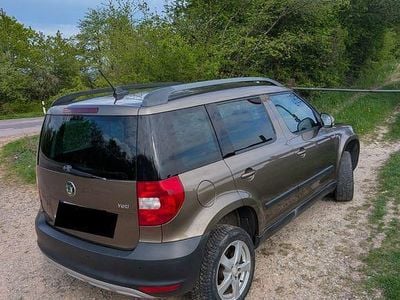 Usata Skoda Yeti 122 CV (89 kW) 2012 Marrone SUV