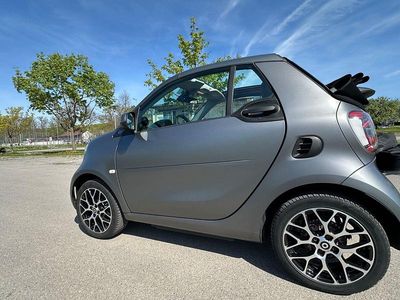 Second-hand Smart ForTwo Coupé Prime Exclusive 60 kW (82 CP) 2023 Gri Cabrio
