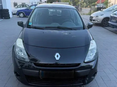 Gebraucht Renault Clio III Dynamique 101 PS (74 kW) 2010 Schwarz Limousine