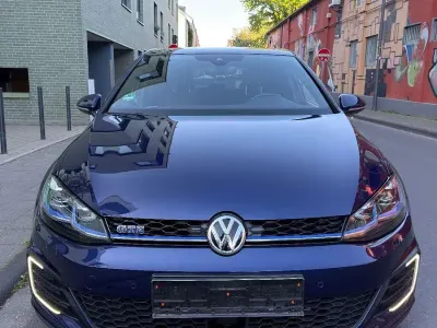 Gebraucht VW Golf VII GTE 204 PS (150 kW) 2018 Blau Limousine
