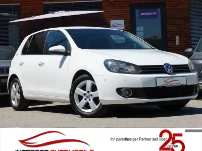 Gebraucht VW Golf VI Team 122 PS (89 kW) 2010 Candyweiß Kleinwagen