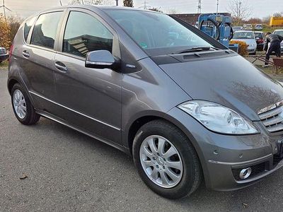Gebraucht Mercedes A160 95 PS (69 kW) 2010 Grau Limousine
