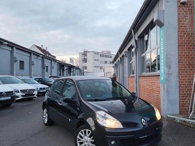Begagnad Renault Clio II Exception 101 HK (74 kW) 2008 Svart Sedan