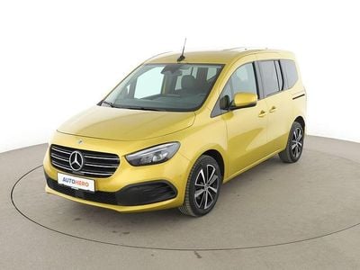 Gebraucht Mercedes T180 Progressive 116 PS (85 kW) 2024 Gelb Van / Kleinbus