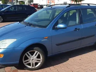 Gebraucht Ford Focus 101 PS (74 kW) 2000 Blau Kombi