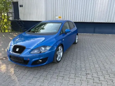 Używany Seat Leon FR 170 KM (125 kW) 2011 Niebieski Hatchback