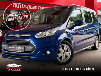 Gebraucht Ford Tourneo Titanium 120 PS (88 kW) 2017 Indicblau metallic Van / Kleinbus