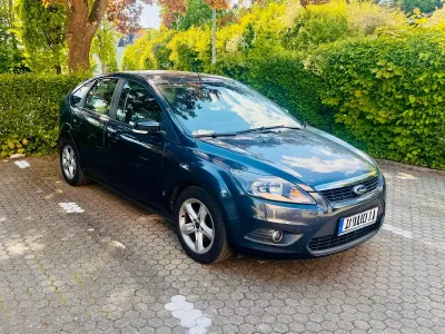 Gebraucht Ford Focus 109 PS (80 kW) 2010 Blau Limousine